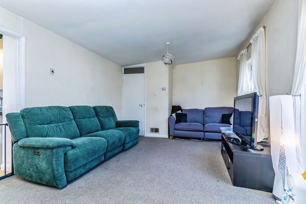 Property photo 2 of 15 Photo