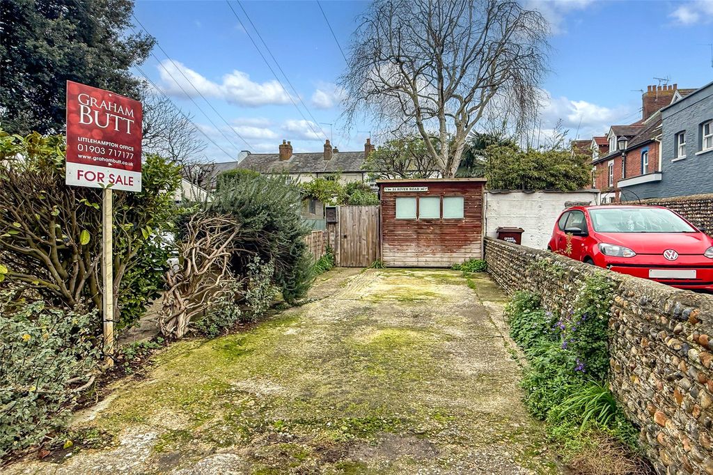 Property photo 2 of 23 Picture No. 24