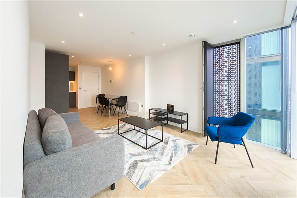 Property photo 2 of 8 (Main)