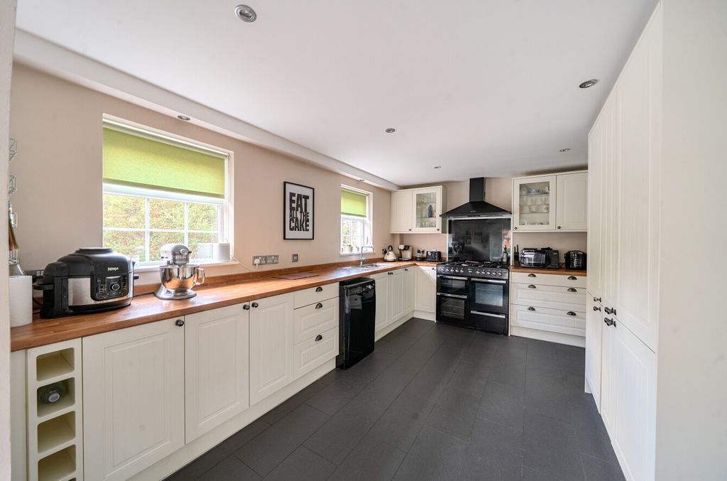 Property photo 2 of 21 150182514