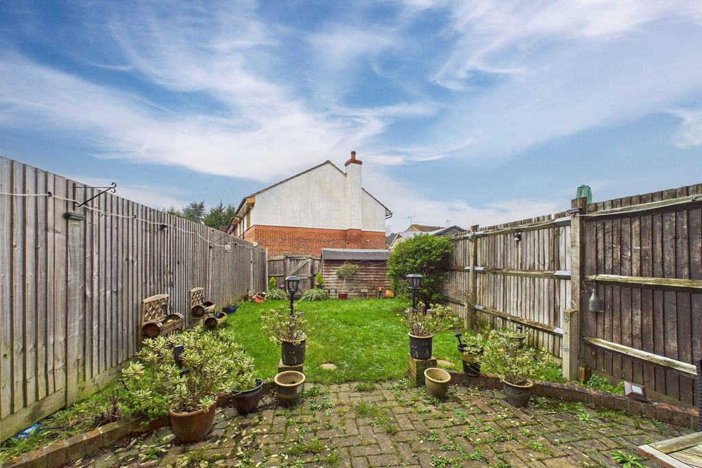 Property photo 3 of 8 Picture No. 14
