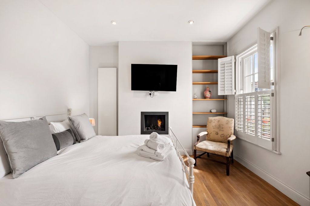 Property photo 3 of 14