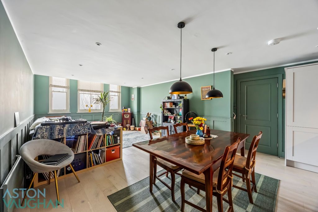 Property photo 2 of 16 4975453