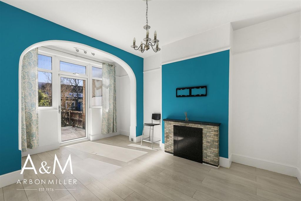 Property photo 3 of 20 Rear Reception