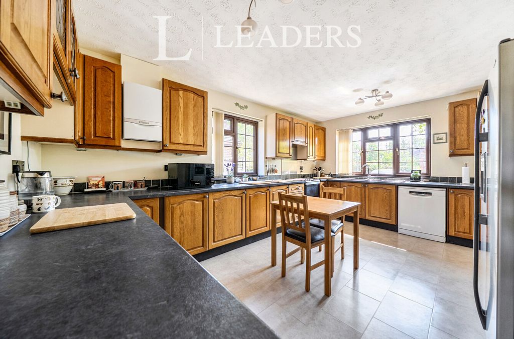 Property photo 3 of 30 77311Df8-Bb48-420...