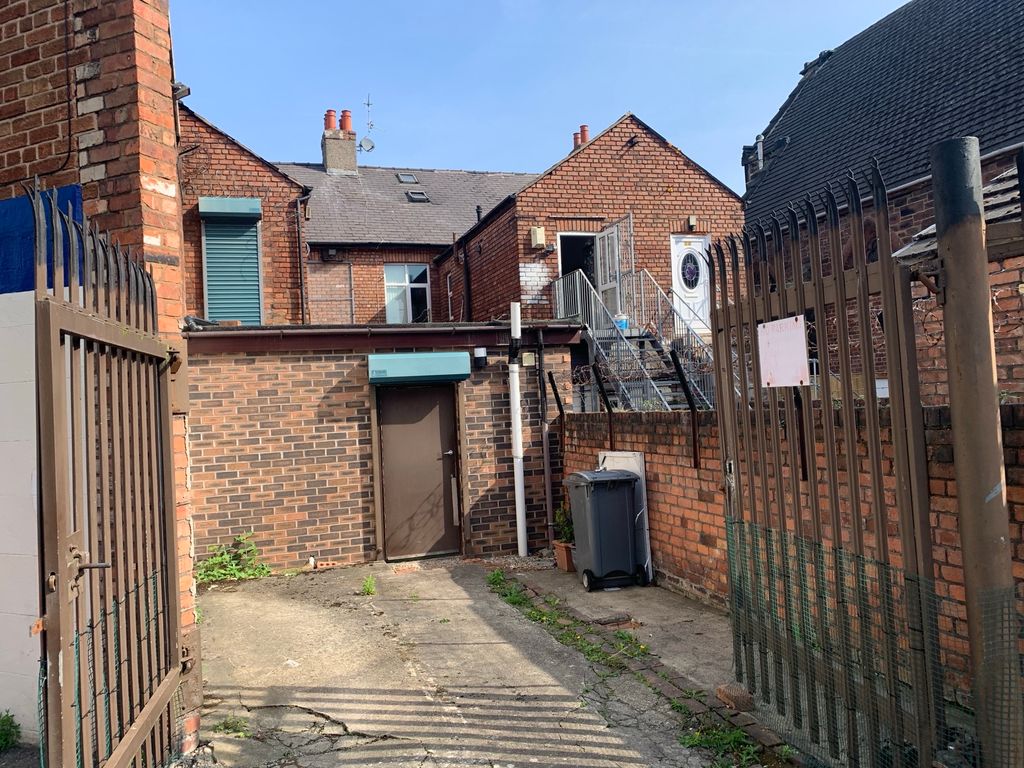 Property photo 3 of 5