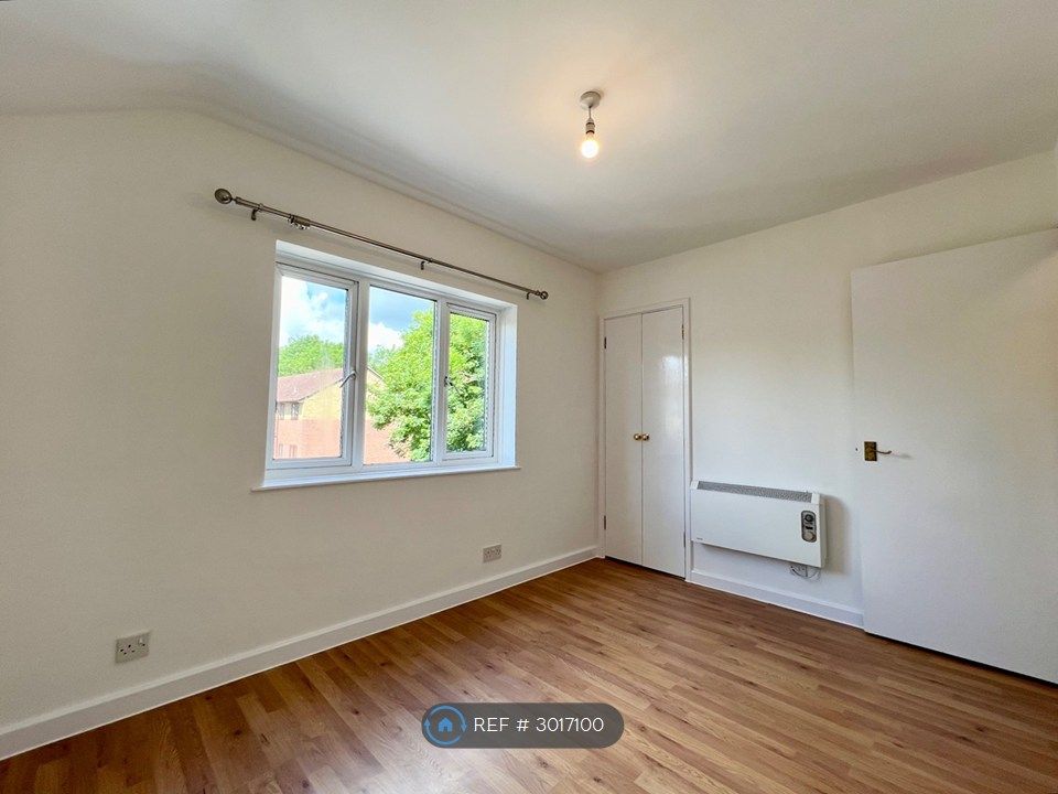 Property photo 3 of 9 Bedroom
