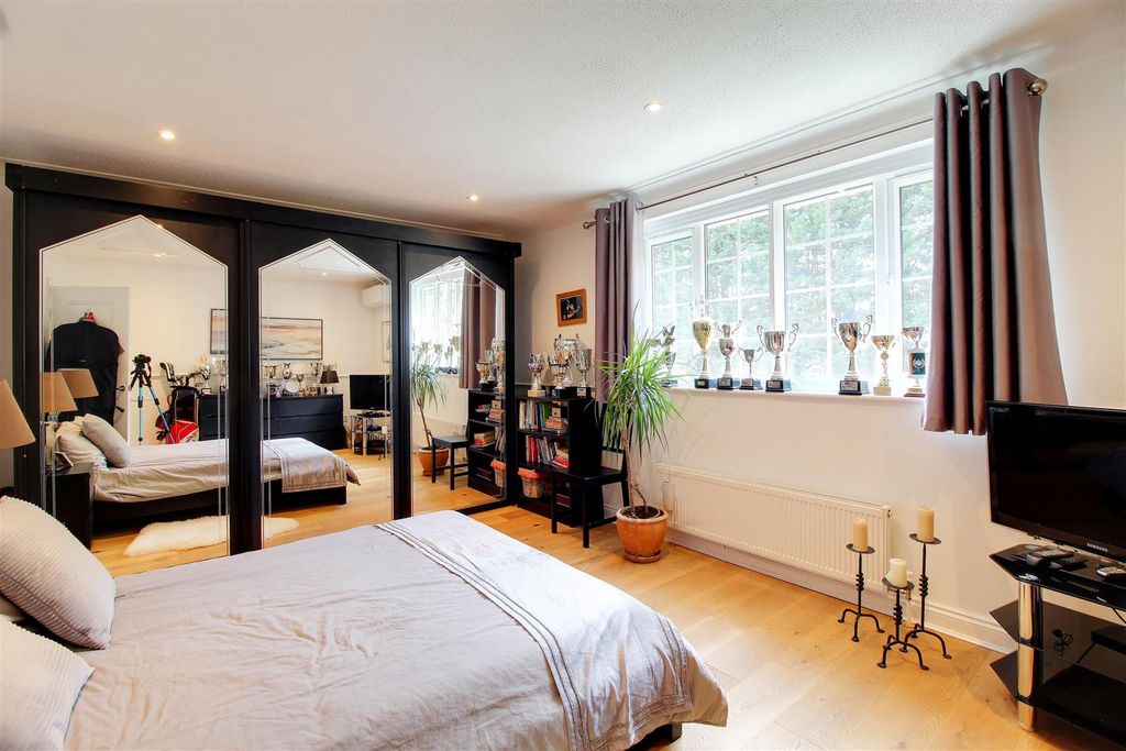 Additional image 45 of 5 bed detached house for saleDixons Hill Close, North Mymms AL9