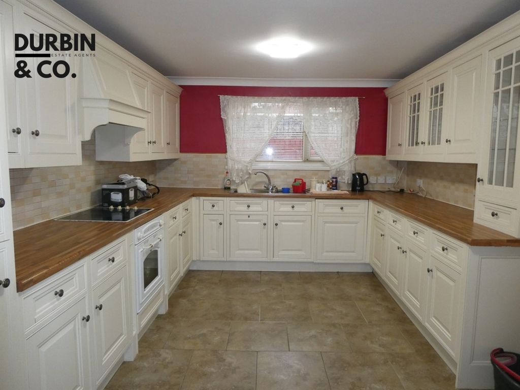 Property photo 3 of 27 Kitchen