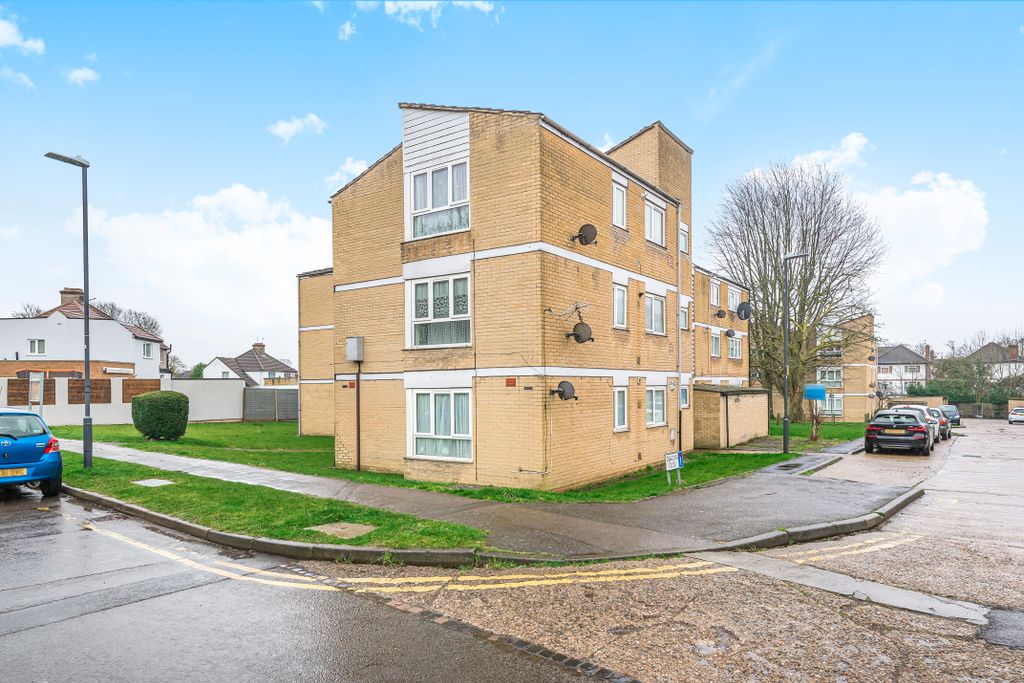Property photo 2 of 9 2