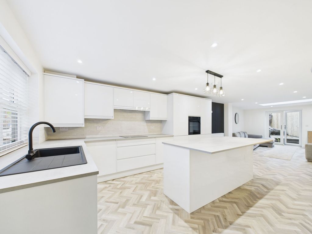 Property photo 3 of 23