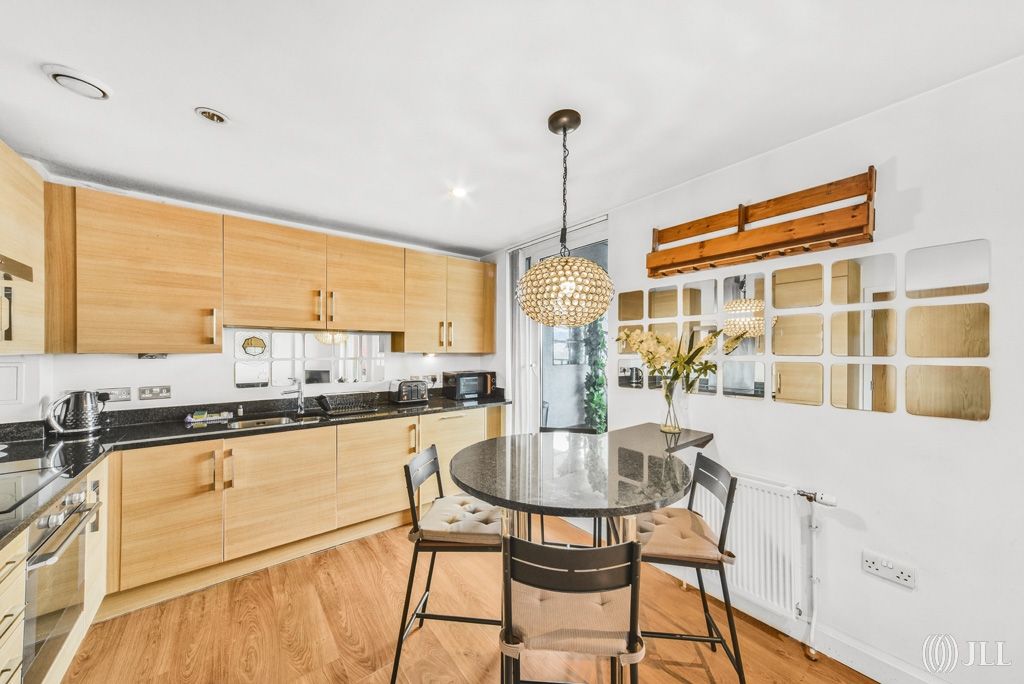 Property photo 3 of 25