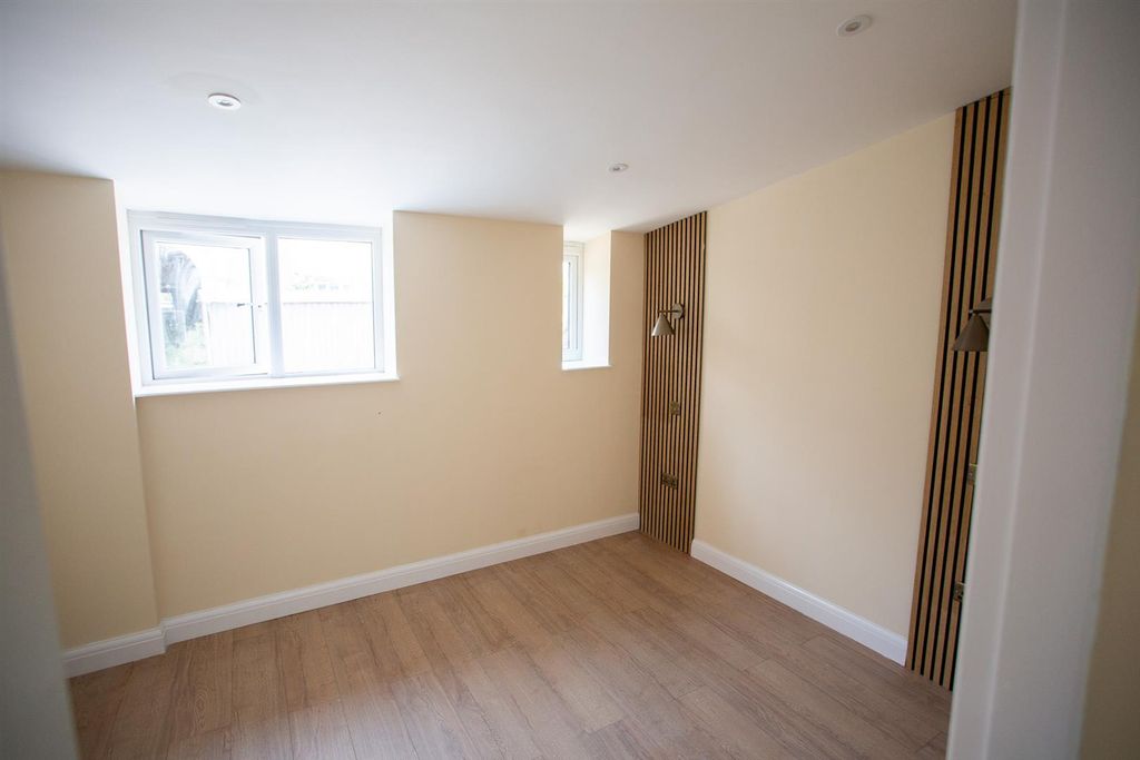 Property photo 1 of 5 Derb8848.Jpg