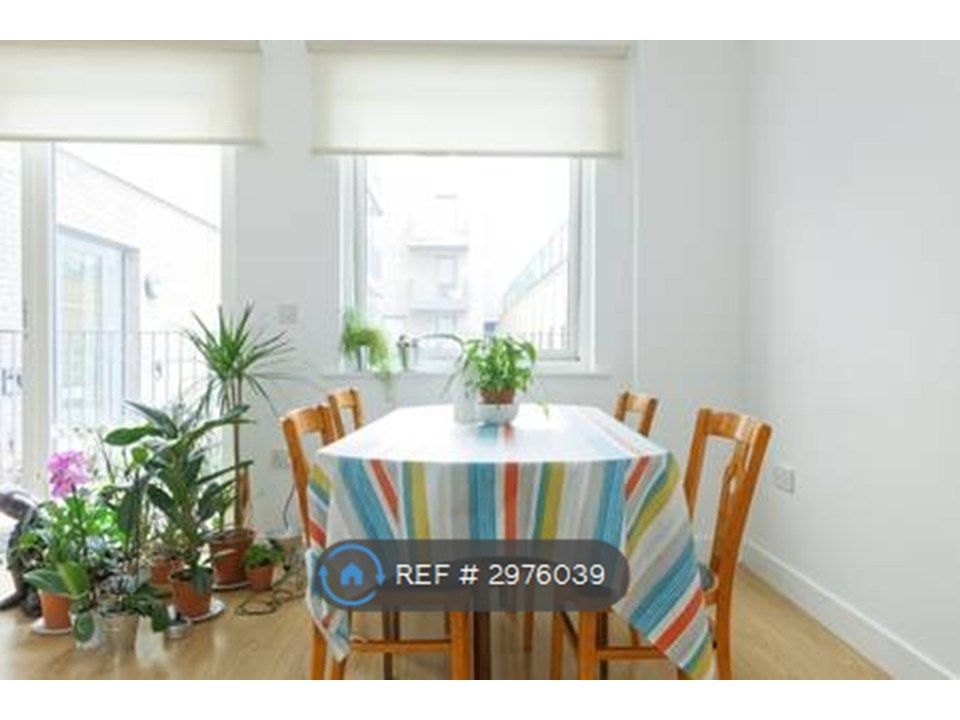 Property photo 3 of 17 Dining Area
