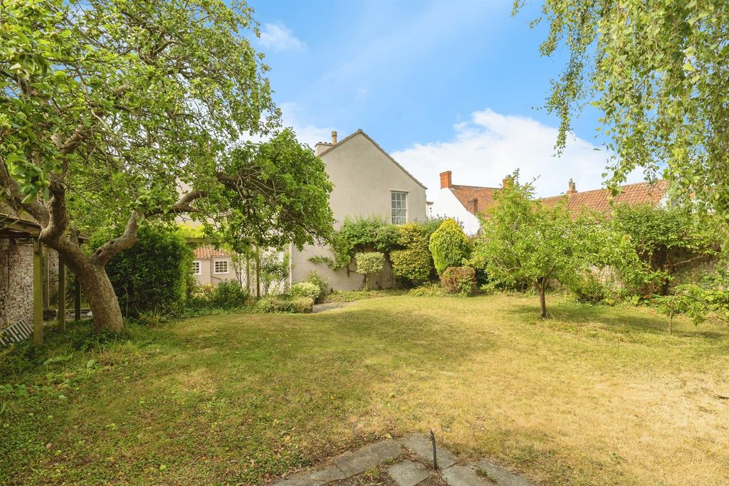 Property photo 3 of 23