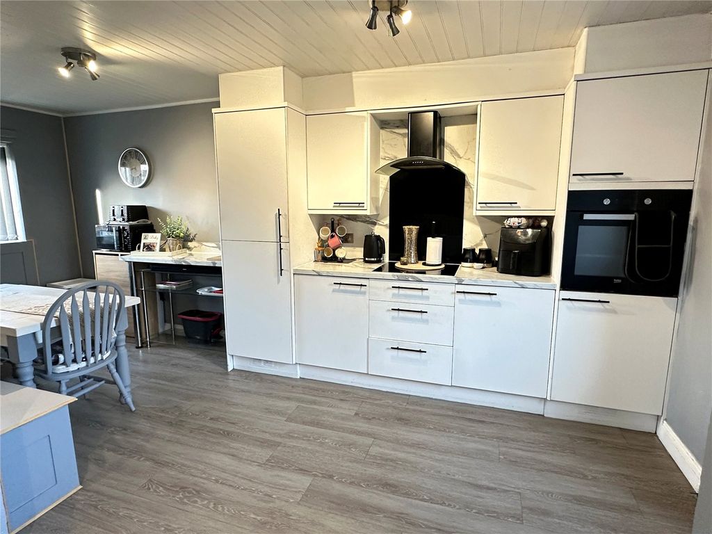 Property photo 3 of 15 Picture No. 25