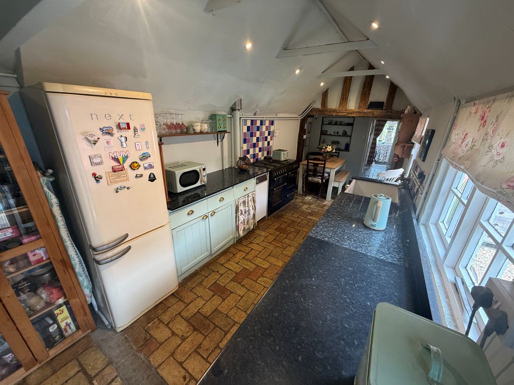 Property photo 3 of 23