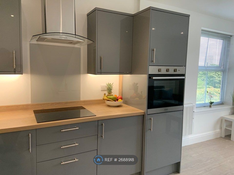 Property photo 3 of 16 Kitchen