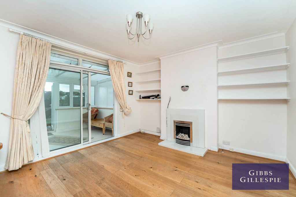 Property photo 2 of 9 1
