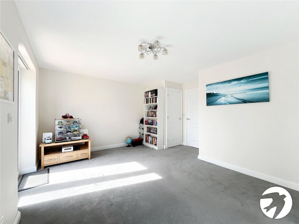 Property photo 3 of 13 Picture No. 24