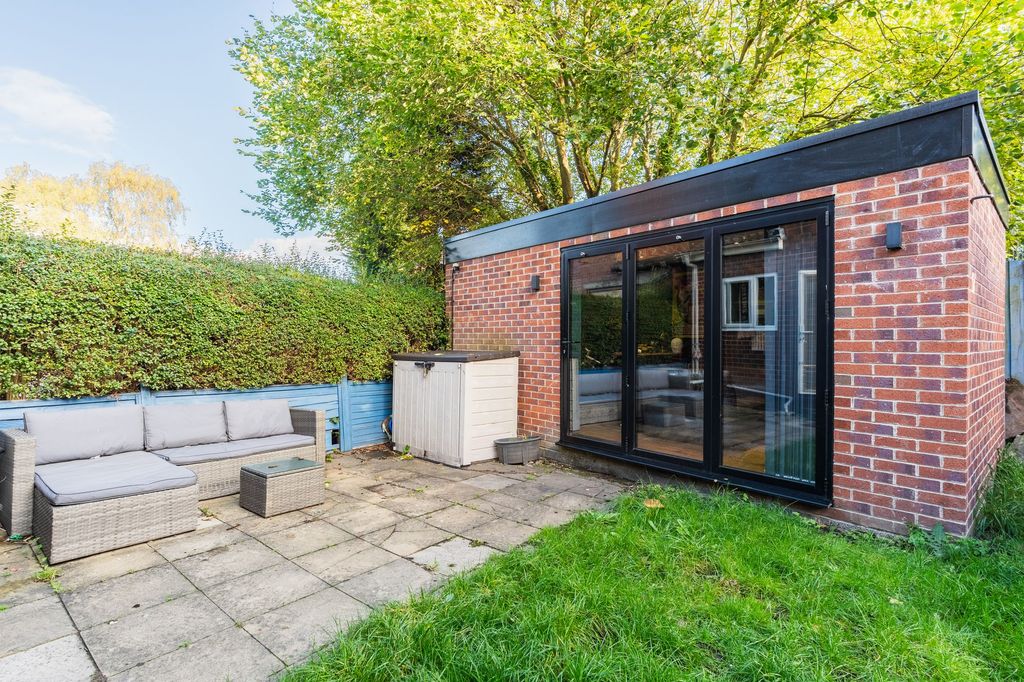 Property photo 3 of 32