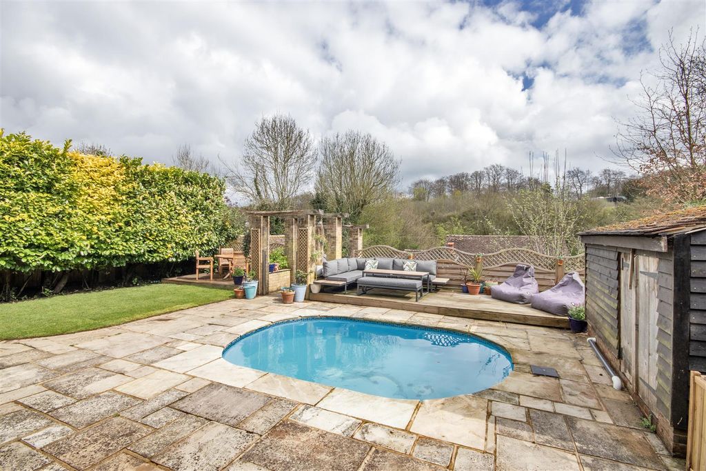 Property photo 1 of 35 Garden