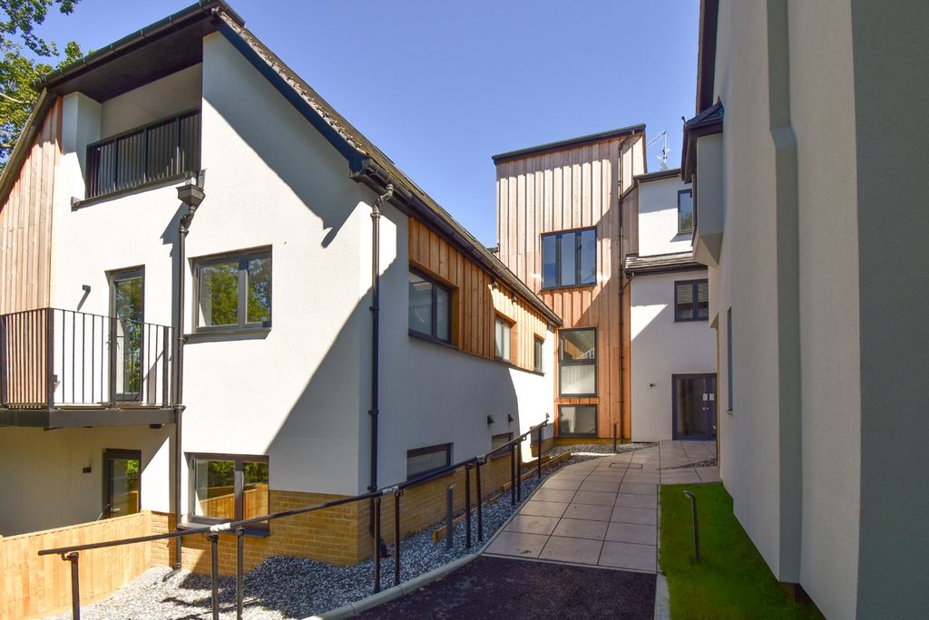 Property photo 1 of 8 Picture No. 08