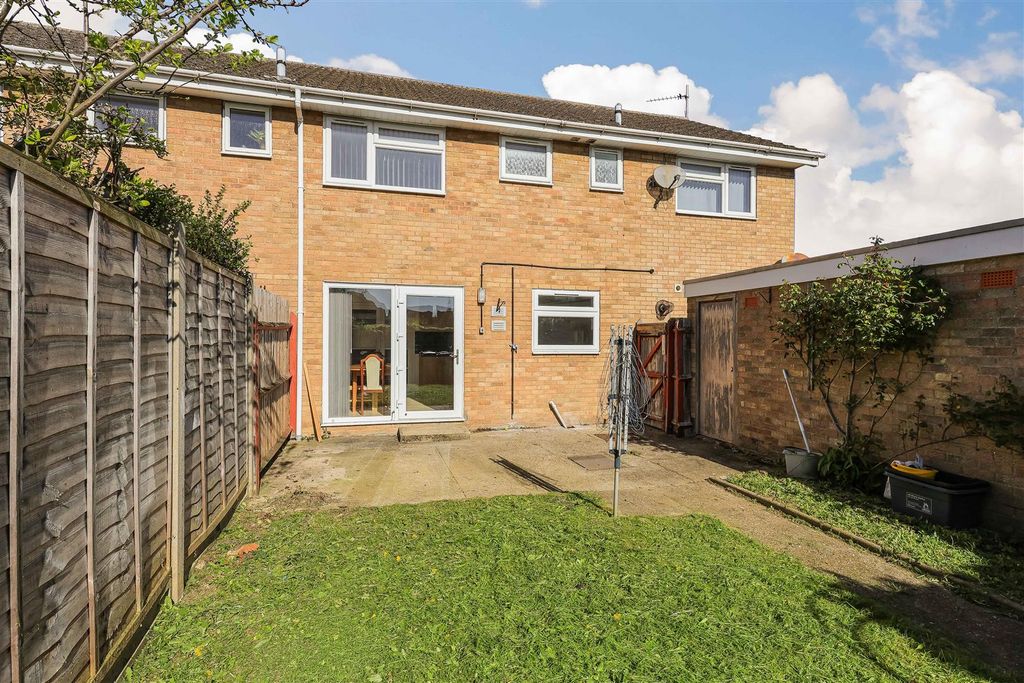 Property photo 2 of 26