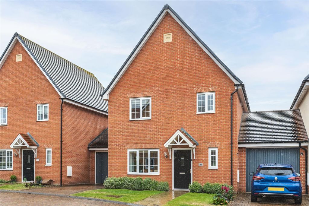 Property photo 1 of 18 Stanley Road-25.Jpg