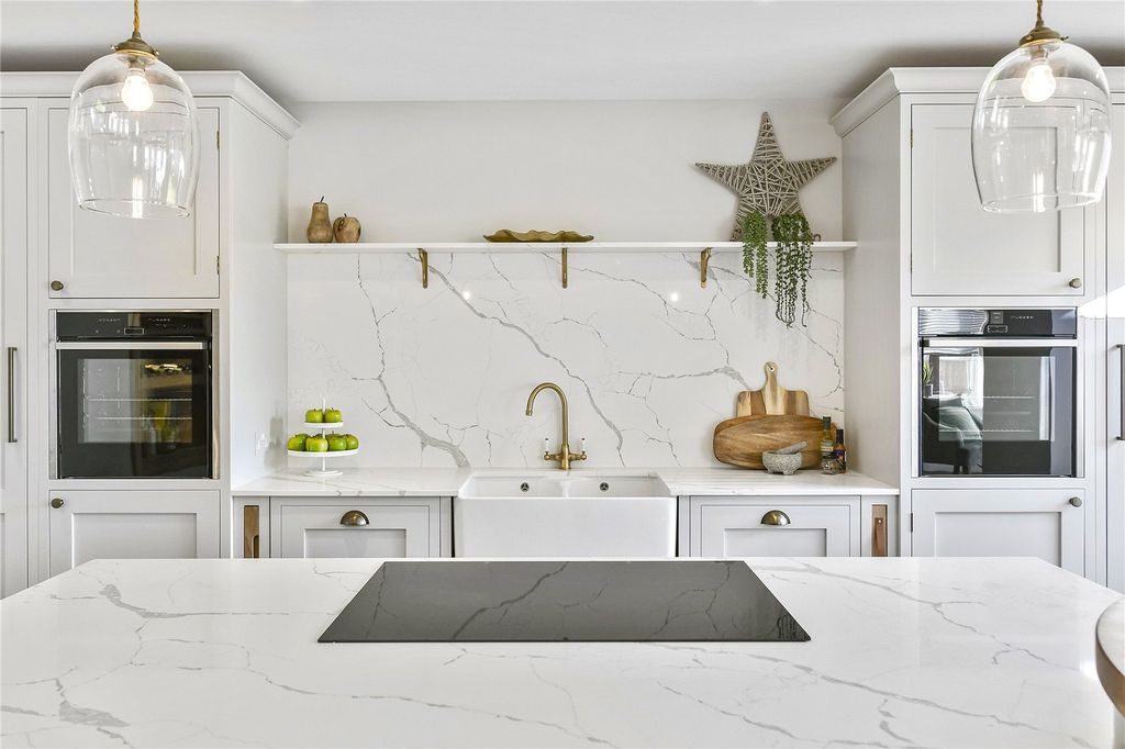 Property photo 3 of 11 Kitchen Example