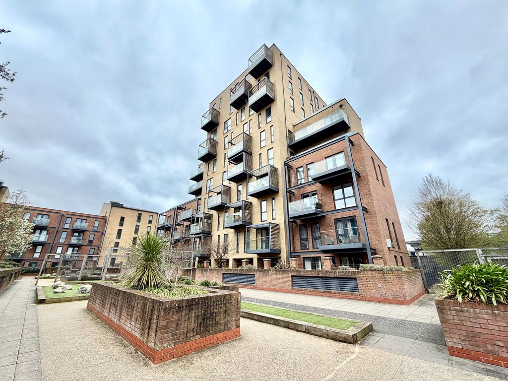 Property photo 1 of 8