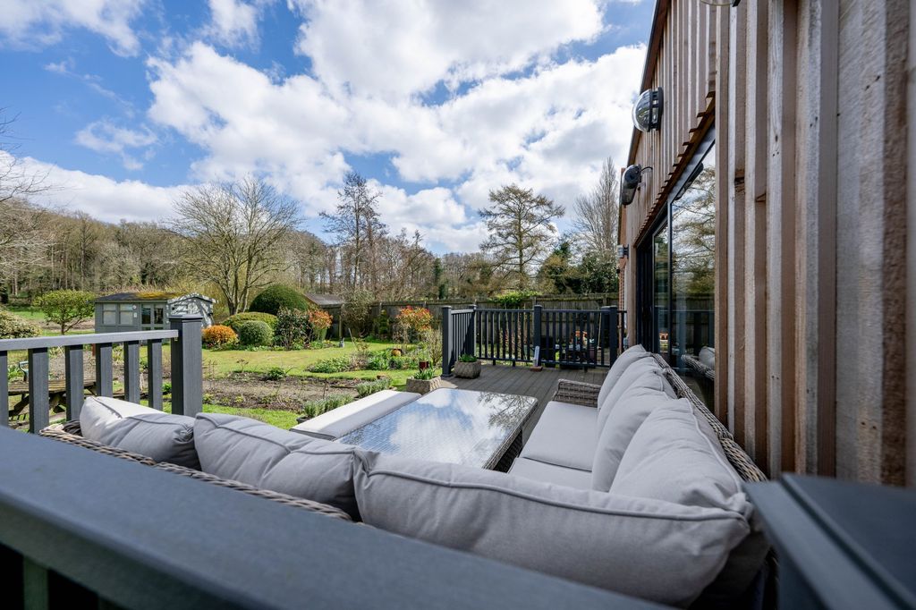 Property photo 3 of 31