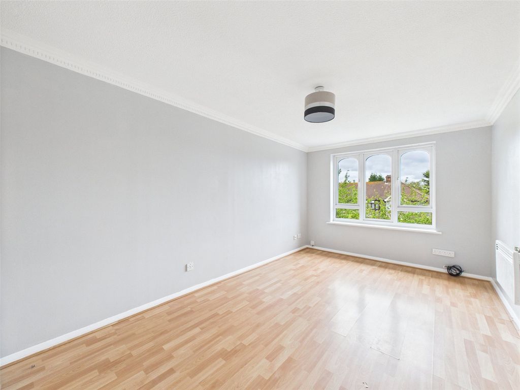 Property photo 3 of 11 Living Room