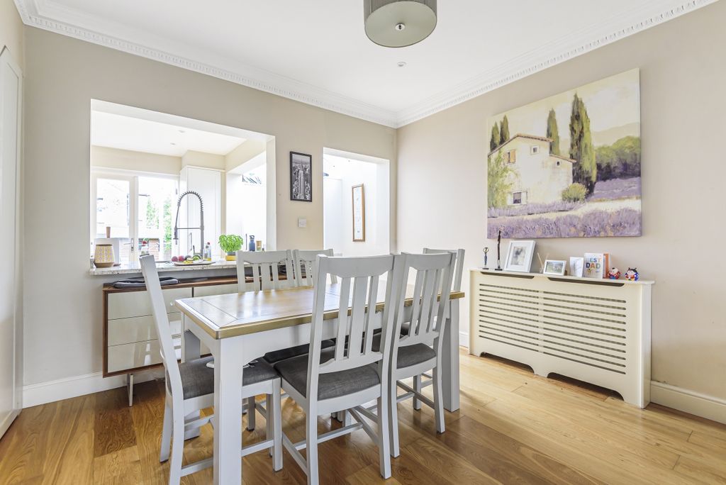 Property photo 2 of 11 869853 (3)