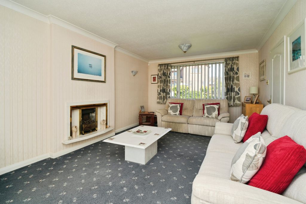 Property photo 3 of 15