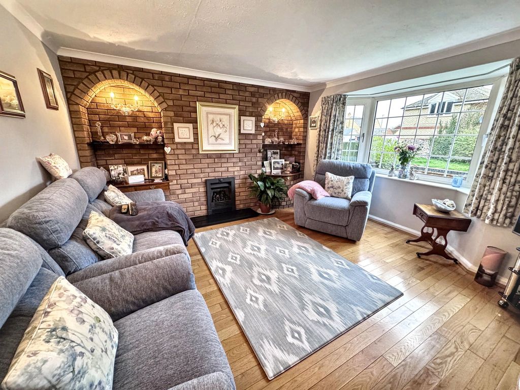 Property photo 3 of 32