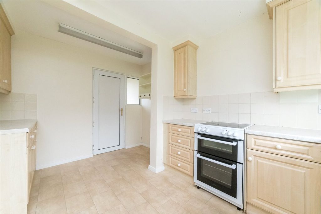 Property photo 3 of 17 Picture No. 10