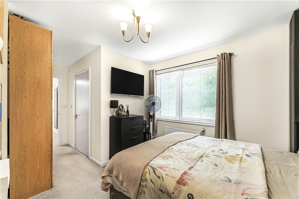 Property photo 3 of 16 Bedroom