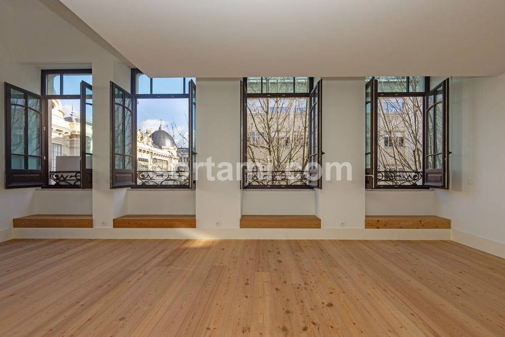 Property photo 3 of 54