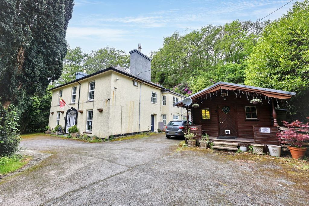 Property photo 3 of 47