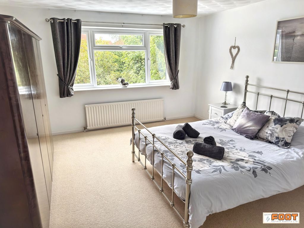 Property photo 3 of 14 Photo 8