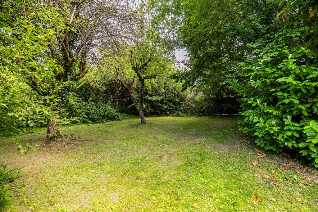 Additional image 19 of 4 bed detached house for saleGodstone Road, Lingfield RH7