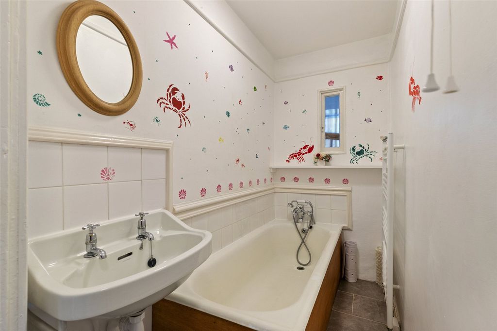 Additional image 15 of 3 bed flat for saleThe Cabin, Pier Hill, Tenby, Pembrokeshire SA70