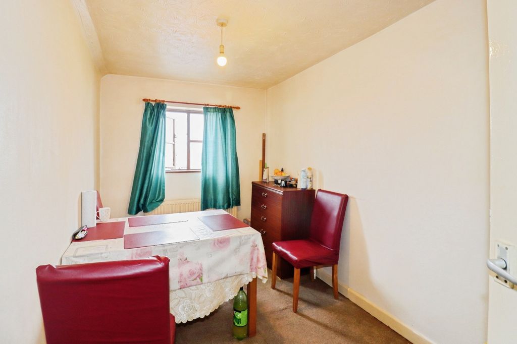 Property photo 2 of 7