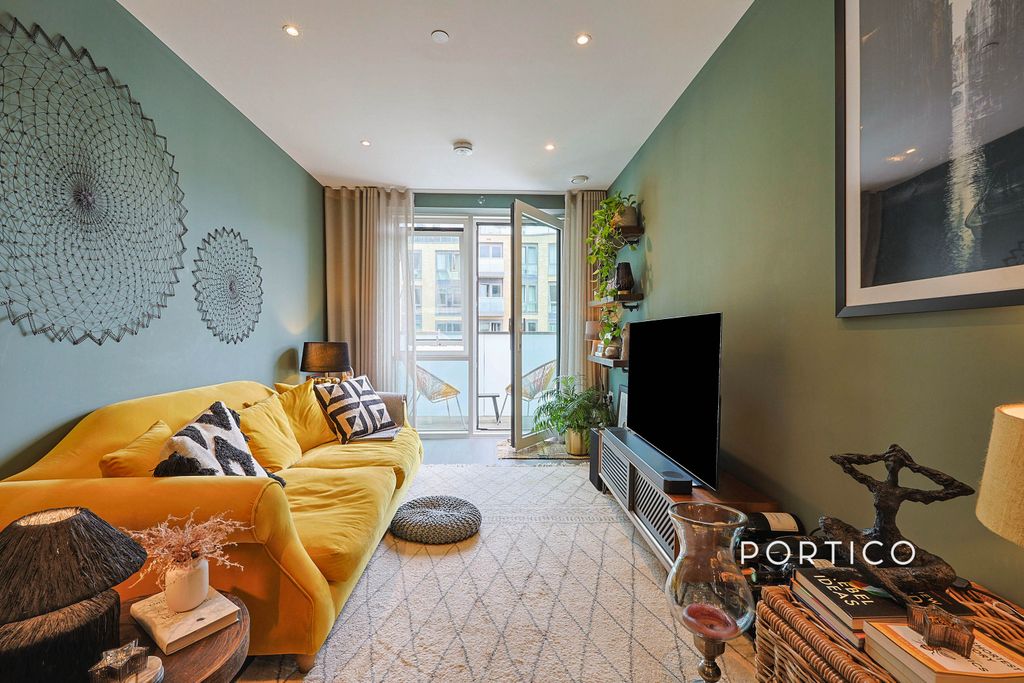 Property photo 1 of 11