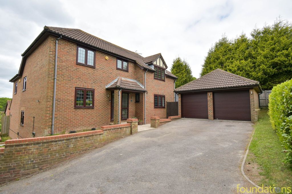 Property photo 1 of 33