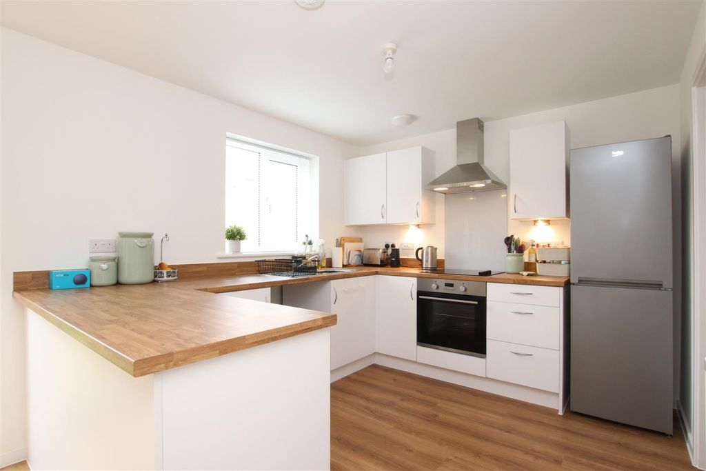 Property photo 2 of 18 Kitchen.Jpg