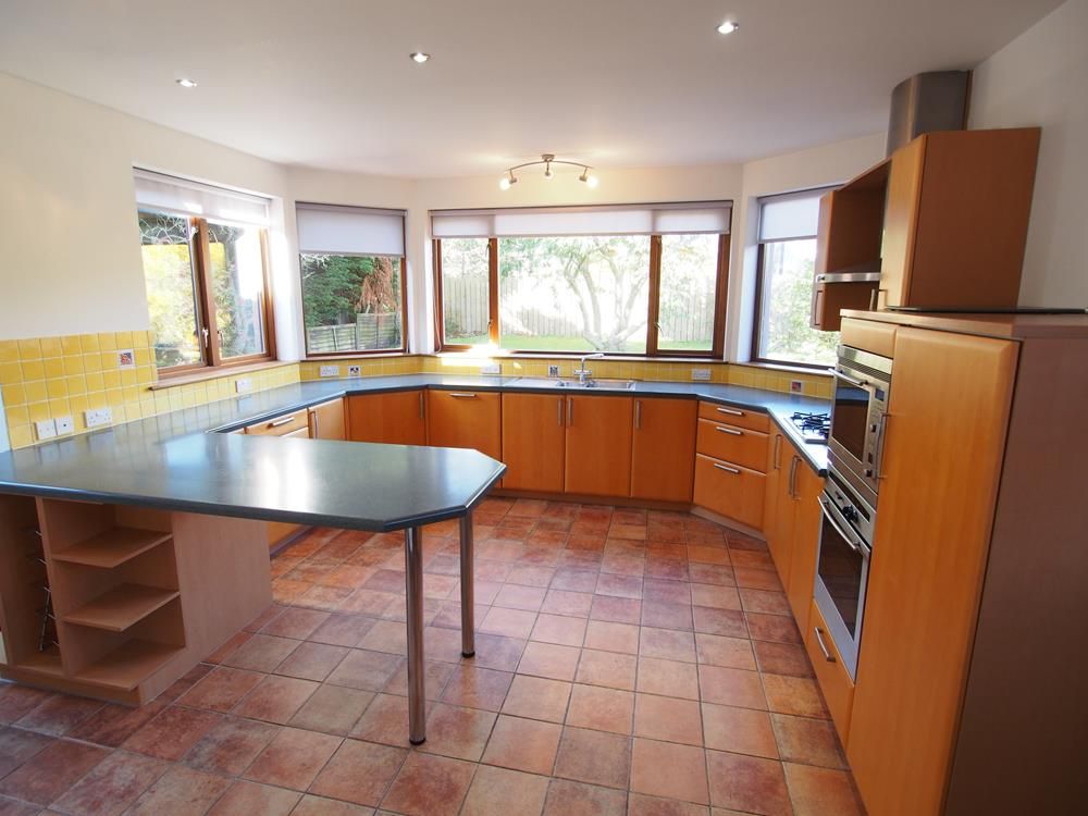 Property photo 3 of 16 Kitchen