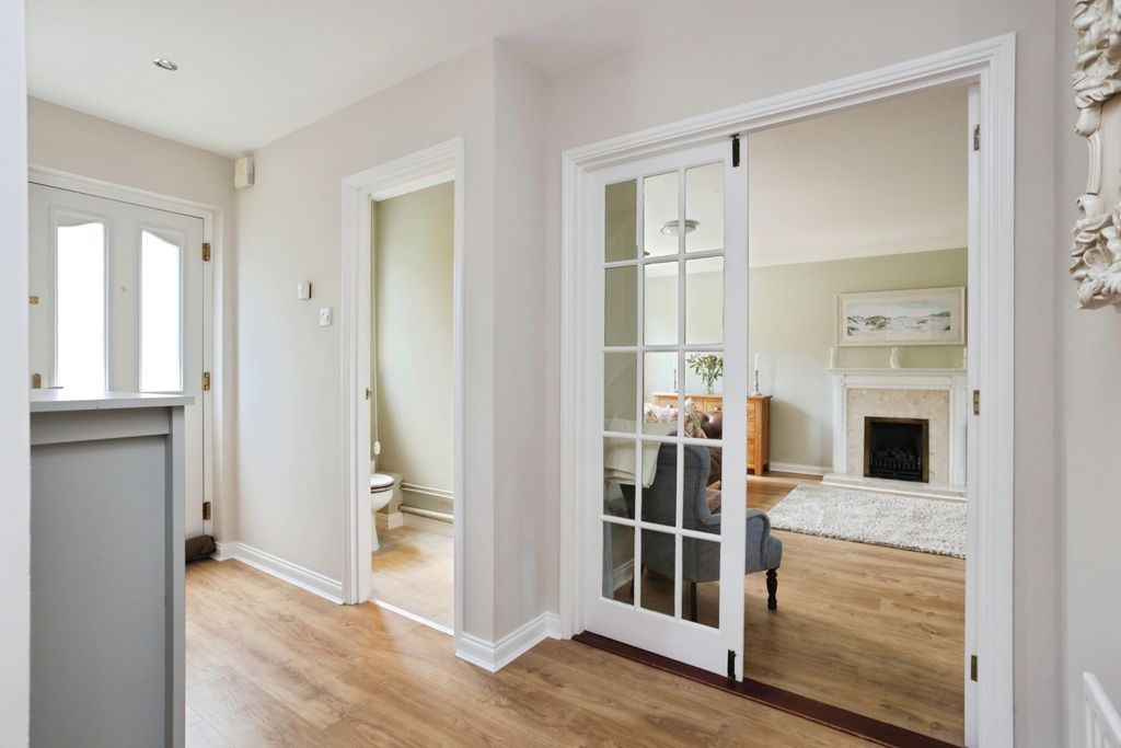 Property photo 2 of 17 Photo