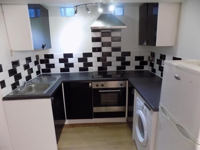 Property photo 2 of 7 Kitchen